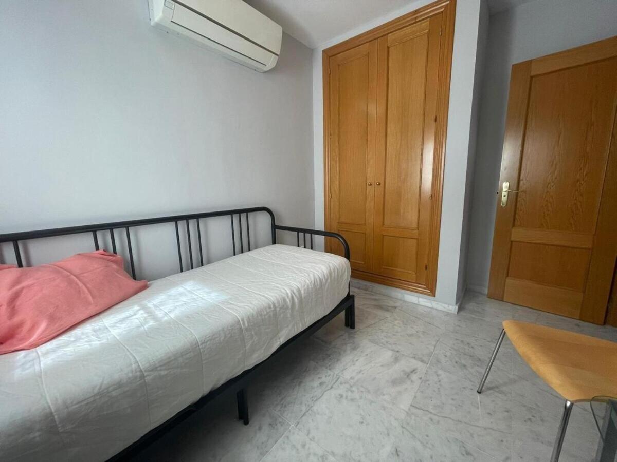 Calu Homes Duplex Cerca Playa De Huelin Málaga Eksteriør billede